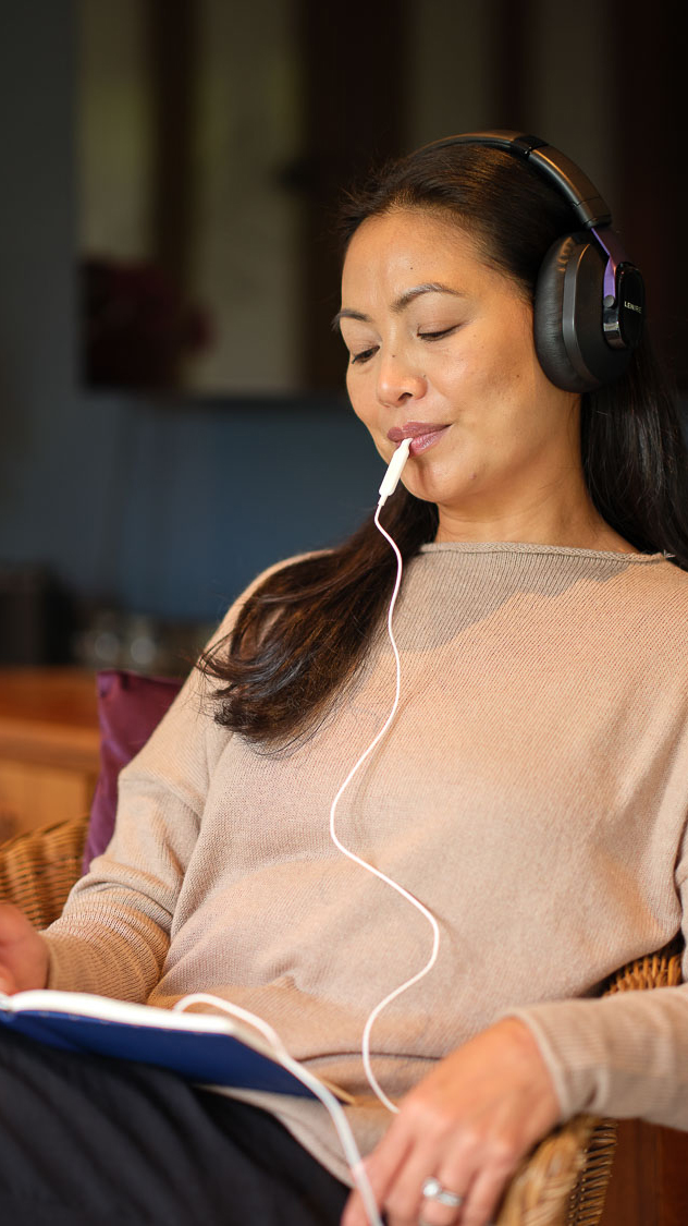 Lenire tinnitus treatment device